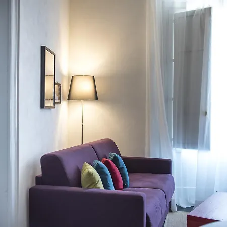 Palazzo Melfi 호텔 코미소